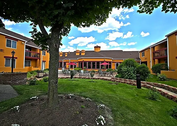 Hotel Chicago Club & 3*