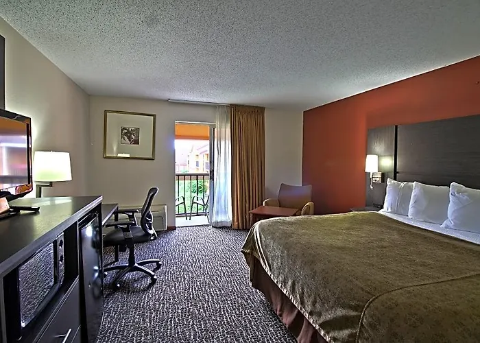 Hotel Chicago Club & 3*