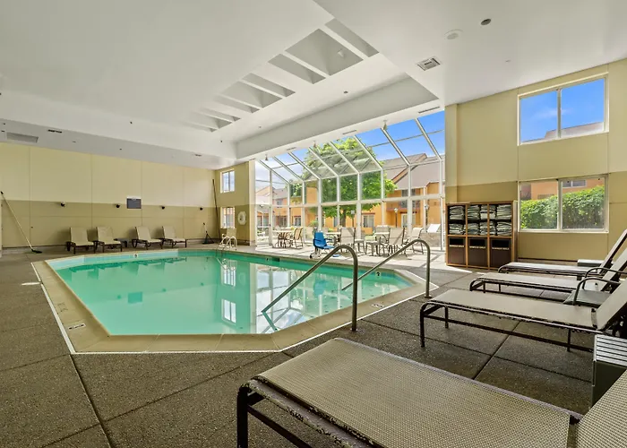 Chicago Club & 3*