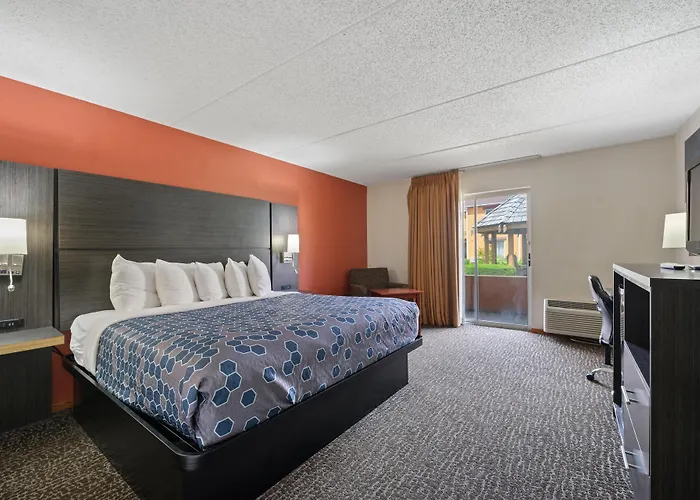 Hotel Chicago Club & 3*